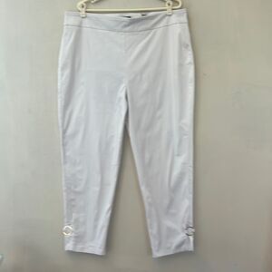 J M Collection white slim leg pants with gold ankle accents Size XXL New